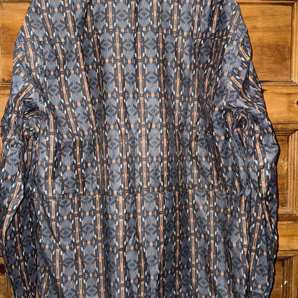 Aztec Hybrid button up - Picture 4 of 5